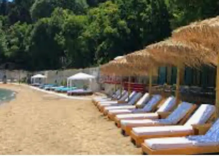 Mon Repo Tiny * Anemomylos